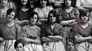 Тайна этого старинного снимка 1900 года шокирует… От увиденного мурашки по коже!
