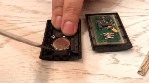 Как заменить батарейку в брелке Cadillac CTS II, SRX II, Escalade, ATS