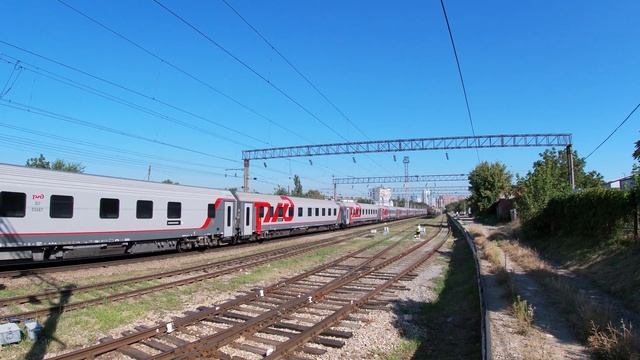 Электровоз ЭП20-072 с поездом № 101 "Премиум" Москва - Адлер смотреть онлайн