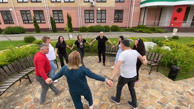 Подарок от родителей 9"В", 2023 г смотреть онлайн