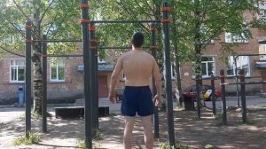 КАК АНДРЕЙ СМАЕВ! ПОВТОРИЛ ПЕРВЫЙ ДЕНЬ КЭМПИНГА НА ТУРНИКАХ! 400 ПОДТЯГИВАНИЙ И 400 НА БРУСЬЯХ.