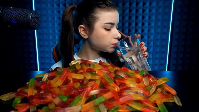 ASMR 100 LAYERS Of JELLY Challenge! Mukbang 100 Layers Challenge of JELLY 먹방 음식 챌린지 by KateSmit ASM смотреть онлайн