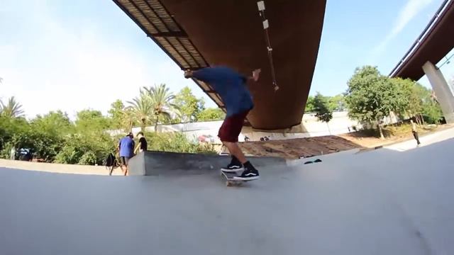 ELC BARCELONA 2016 - LES CORTS смотреть онлайн