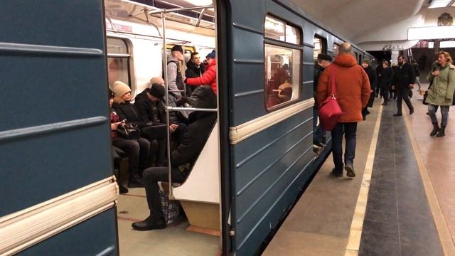 81-717/714.5М На станции Люблино смотреть онлайн