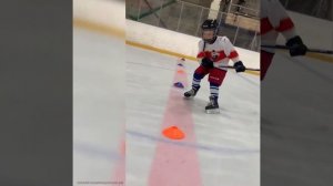 Катание лицом вперед не отрывая ног. Первые шаги в хоккее. Тренер Садов Антон Александрович