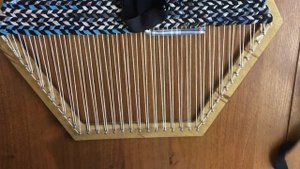 Плетение коврика на раме. Часть 2