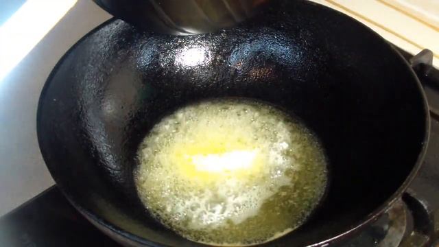 Жареный карп в соевом соусе // Рыба-бомба // Fried carp in soy sauce смотреть онлайн