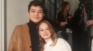 Певец Akmal' вывел в свет свою девушку