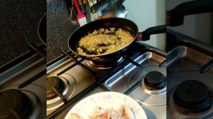 #homecooking #chickenpestopasta #italiandish CREAMY CHICKEN PESTO PASTA MY OWN VERSION