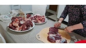 Вот  Как  Сущим Мясо ???Это  Кавказская  Еда