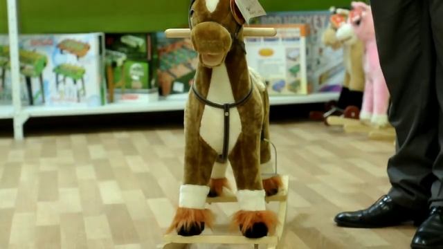 Лошадка качалка М0232 на колесиках, шевелит ртом и хвостом смотреть онлайн