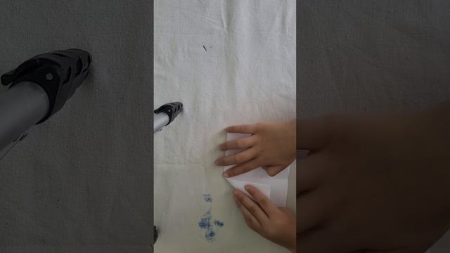 Как одной бумагой без ножниц и клея сделать кораблик? смотреть онлайн