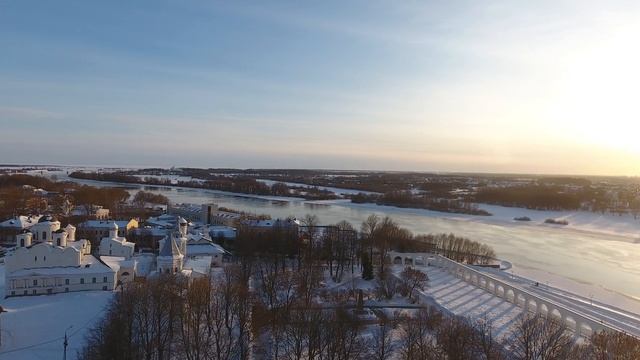 Видео с квадрокоптера dji 4 phantom (Обзорная 50 метров) Ярославово Дворище Великий Новгород смотреть онлайн