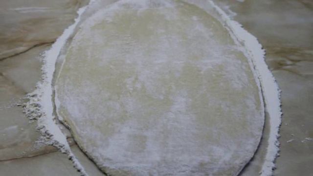 Пиде с сыром и помидорами