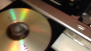 Шпиндель-стол на двигателе (моторе) в DVD "бьет" при вращении диска.