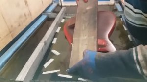 Аквапринт электрогитары в красные языки пламени.