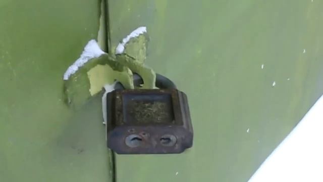 Замёрз замок , зимний вариант открытия замка