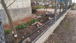 Забор из евроштакетника своими руками | НЕ КАК У ВСЕХ!!! Красивый забор из металлического штакетник