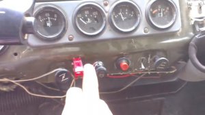 Кнопка старт в замен замка зажигания.