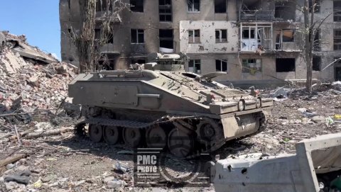 Первый трофейный британский БТР FV103 Spartan в Артемовске/The first captured FV103 Spartan. Artem.