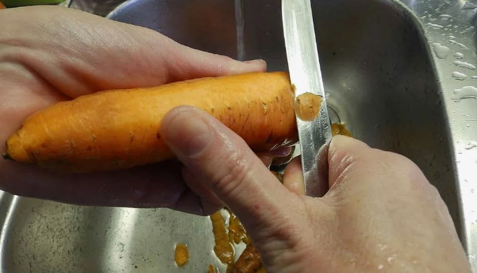 Как за секунду почистить морковь