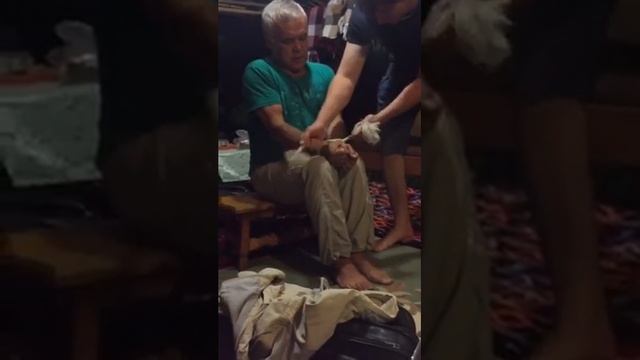 Фокус с веревкой, не кто не может понять как он это делает! смотреть онлайн