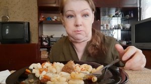 #Мукбанг Russia #макароны #котлета #food???