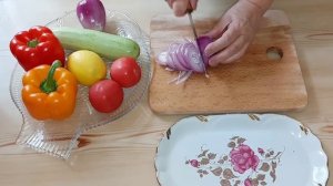 Лучший рецепт скумбрии, запеченной в рукаве с овощами, под очень вкусным соусом!