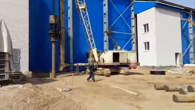 Шпунтовое ограждение, забивка трубы ф325, установкой ЭО 5119 ГК АНЛЕР