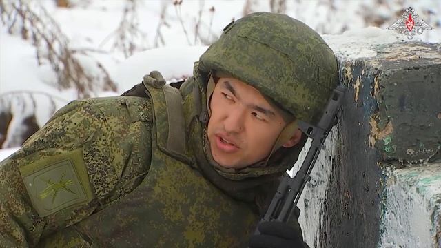 Мобилизованные граждане из Свердловской области приступили к занятиям по боевой подготовке