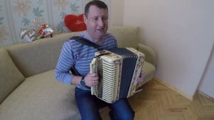 Паша гармонист поёт с душой поляна лесная