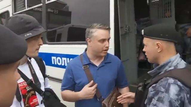 Кто американца привел? Американец? Свободен!