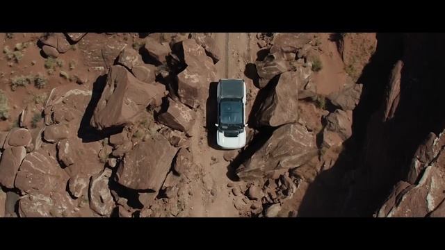 The GMC Hummer EV Is an Insane $100,000+ Electric Off-Roader Truck смотреть онлайн