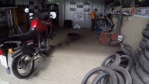 Honda Transalp замена старой резины на МОТОРЕЗИНА MICHELIN ANAKEE 3