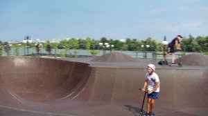 КАК СДЕЛАТЬ ТРЮК ТЕИЛГРЕБ НА САМОКАТЕ | HOW TO TAILGRAB ON A SCOOTER (12+)