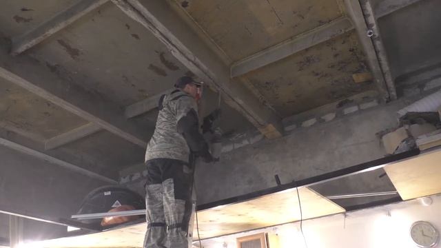 Обустройство гаража/Устройство подвесного потолка смотреть онлайн