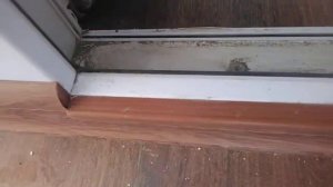 Плинтус на балконе на пластиковой двери