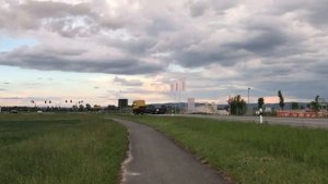 Truck V8 bad ass V8 Mack E9 Renault Magnum V8/open pipe sound 16.4 litre 560 hp enjoy fly by