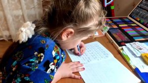 ОЛЯ ГОТОВИТСЯ К ШКОЛЕ!!!