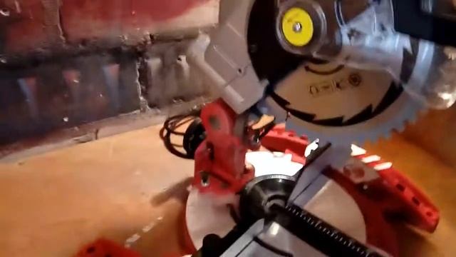 Обзор Торцовочная пила Einhell TC-MS 2112 смотреть онлайн