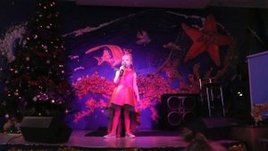 Песня: "На веселой ярмарке!" Алиса 6 лет.