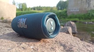 Bass JBL Charge 5 [100% volume] ?