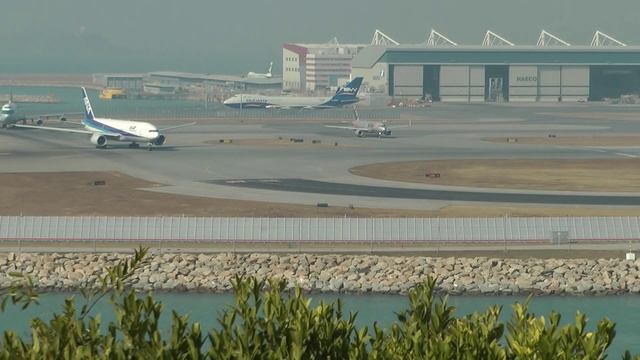 Air Traffic Control Communications Hong Kong Airport VHHH part 1 смотреть онлайн