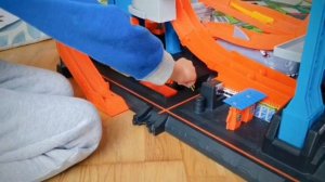 Hot wheels city ULTIMATE GARAGE  with shark// ХОТ ВИЛС Ультимэйт гараж с акулой