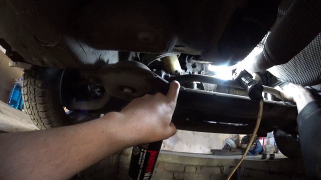 Стук и скрежет при повороте руля. Лада Веста. Замена стоек стабилизатора смотреть онлайн