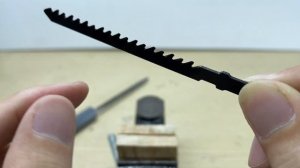 Razor Sharp! Sharpen Bow Saw Blade In 3 Minutes With This Method @InventorSC