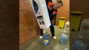 КАК ПОМЕНЯТЬ ВОДУ В КУЛЕРЕ