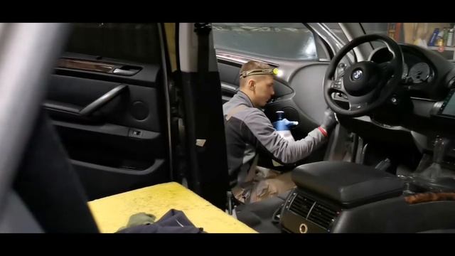 Химчистка кроссовера BMW в кузове e53 с разбором салона смотреть онлайн