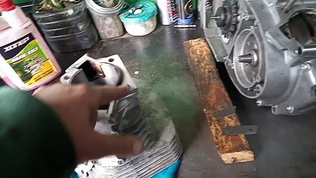 Ремонт потрепанного двигателя ИЖ Планета 5 смотреть онлайн