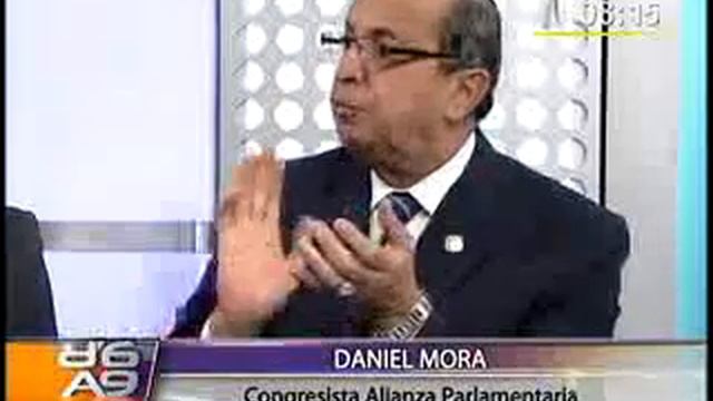 Congresista Pedro Spadaro y Daniel Mora analizaron baja en la popularidad del Presidente Humala смотреть онлайн